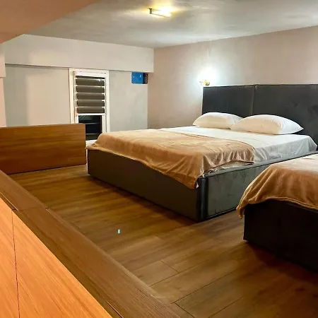 Nannas House アパート Shkodër